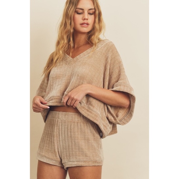 Wayward Chenille Elastic Lounge Shorts - Picture 2 of 6